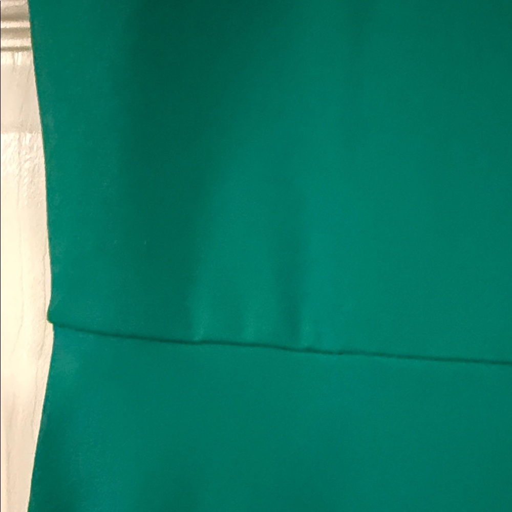 Green Shift Dress with lovely scalloped neckline. - Picture 5 of 10